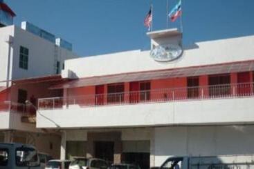 هتل Holiday Dive Inn