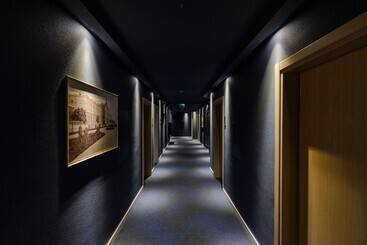 هتل Miramar Luxury Residences