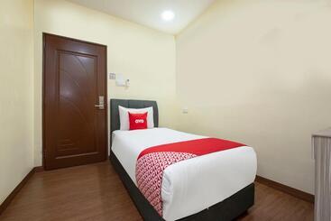 Oyo 90380 Hotel Jasin