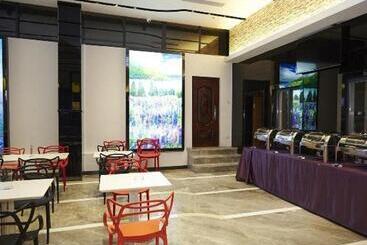 Lavande Hotel Dalian Huanan Square North Railway Station