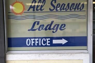 هتل All Seasons Lodge