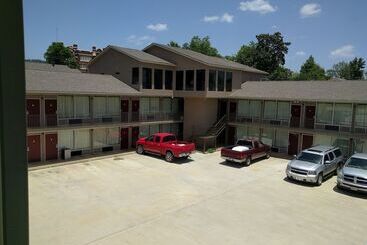 هتل All Seasons Lodge