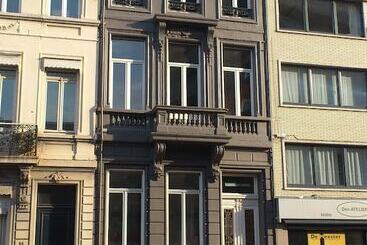 هتل Bed & Breakfast Guesthouse Leman