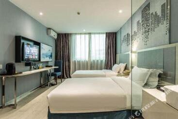 هتل City Comfort Inn Nanning Kuaihuan Building Materials Market Yongwu Road Metro Station