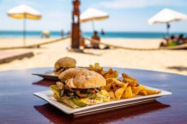 هتل Del Wawa Beach Front