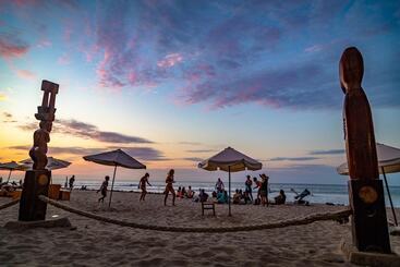 هتل Del Wawa Beach Front