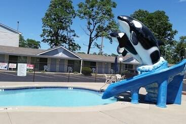 Surfside Motel