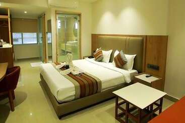 Fabhotel Prime Surya