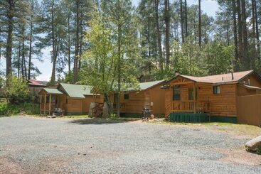 هتل Canyon Cabins