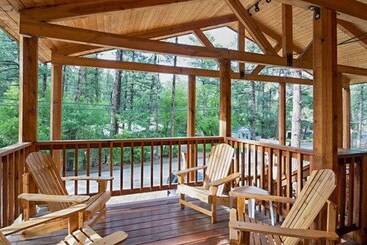 هتل Canyon Cabins