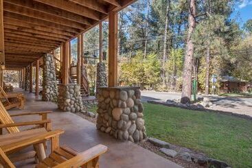 هتل Canyon Cabins