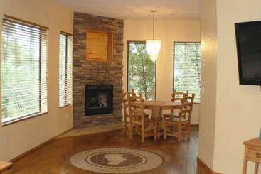 هتل Canyon Cabins