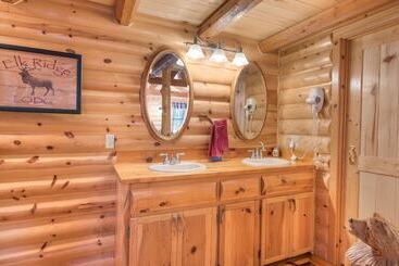 هتل Canyon Cabins