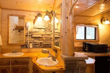 هتل Canyon Cabins