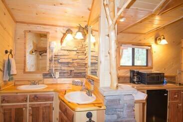 هتل Canyon Cabins