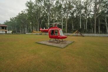 هتل Corbett Holiday Forest Resort