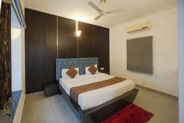 فندق Corbett Holiday Forest Resort