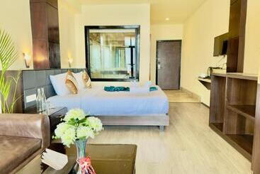 هتل Tara Palace Resort And Spa