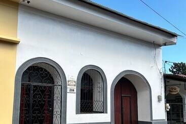هتل El Callejon Guest House