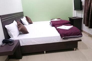 هتل Preetam Aurangabad