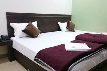 هتل Preetam Aurangabad