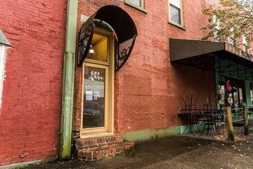هتل The Walnut Street Inn