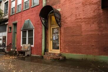 هتل The Walnut Street Inn