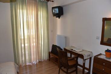 هتل 40 Platania