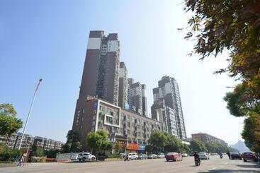 Hanting Hotel Huaihua Medical School