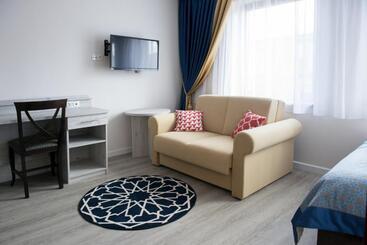 هتل Villa Andalucia Spa & Leisure