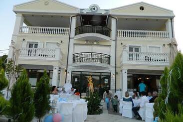 هتل Arcadia Suites & Spa