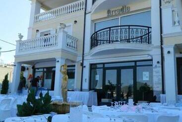 هتل Arcadia Suites & Spa