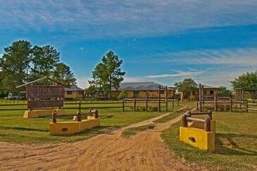 هتل Irupe Lodge