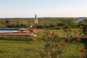 هتل Irupe Lodge