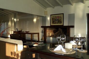 هتل Irupe Lodge
