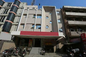 هتل Kanha Continental By Wb Inn