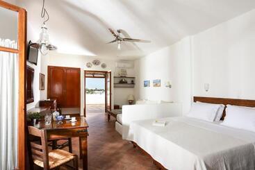 Otel 9 Muses   Paros