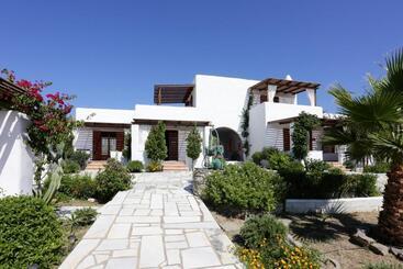 Otel 9 Muses   Paros