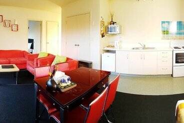 Ann’s Volcanic Motel