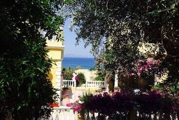 Avra Paradise Apart