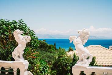Avra Paradise Apart