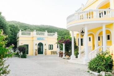 Avra Paradise Apart