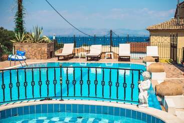 Avra Paradise Apart