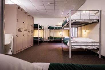 هتل Yha Adelaide Central