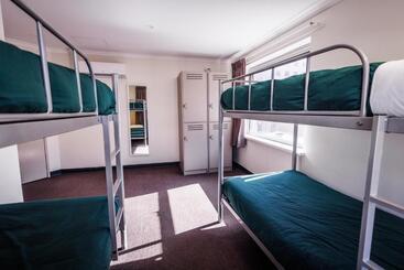 هتل Yha Adelaide Central