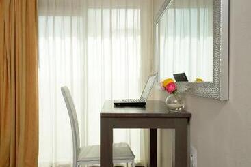 هتل Belmar Oceanfront Apartments