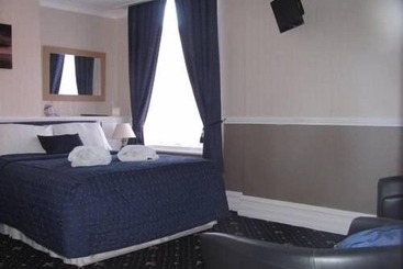 هتل Branston Lodge