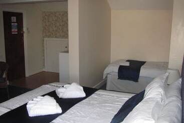 هتل Branston Lodge