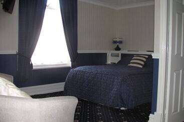 هتل Branston Lodge