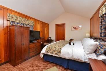 هتل Buffalo Bill Cabin Village
